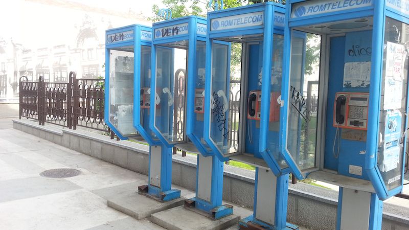 Telefoanele publice Romtelecom – când un jeton sau o cartelă însemna mult mai mult decât un apel