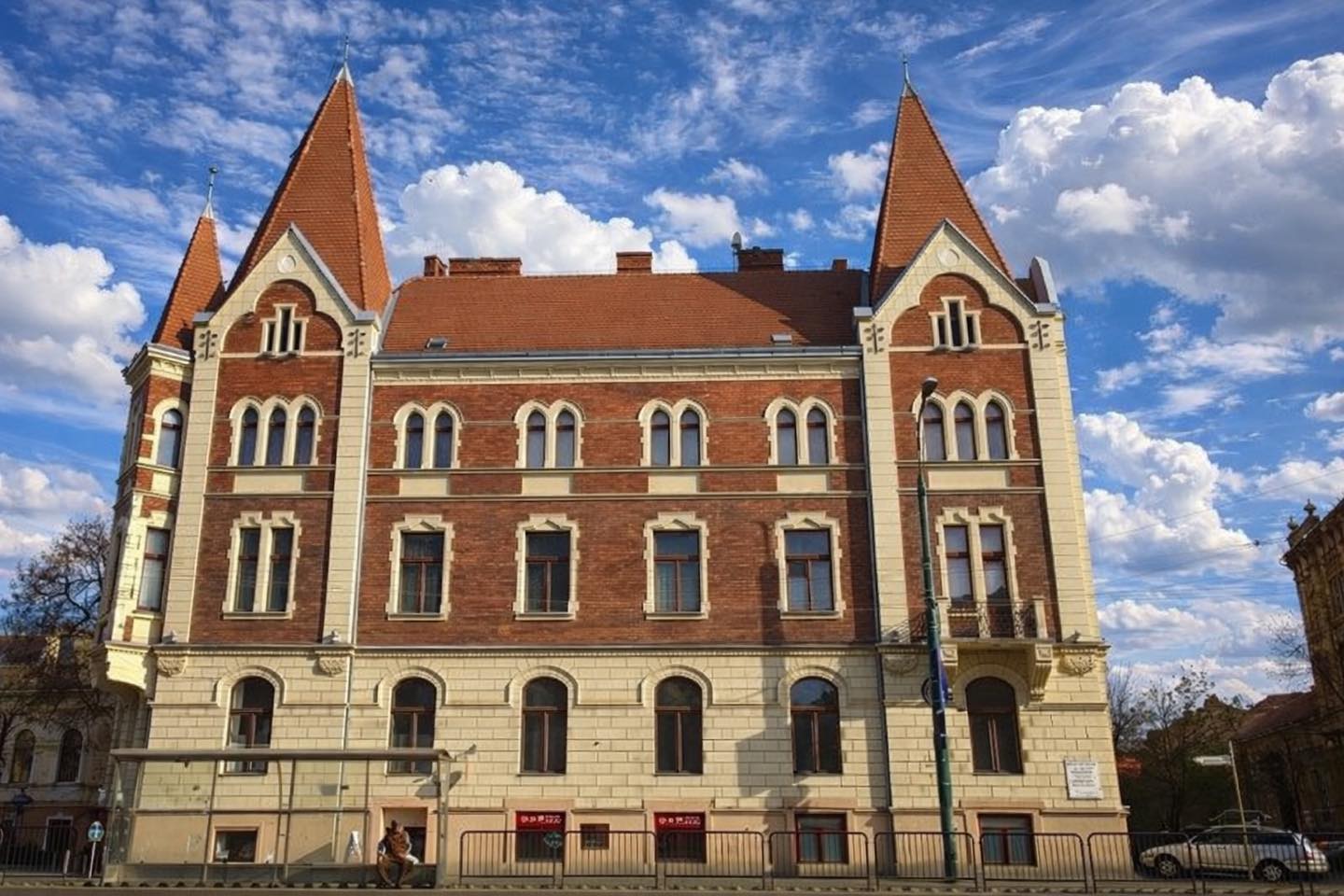 Palatul și Biserica Comunității Reformate