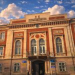 Pare doar o clădire frumoasă din Piața Libertății…dar aici s-a condus, la propriu, Timișoara